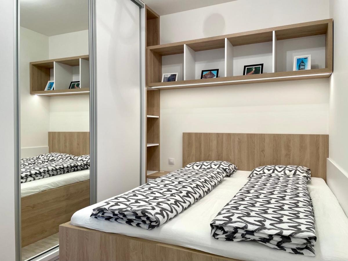 Arenas Apartment Братислава Екстериор снимка