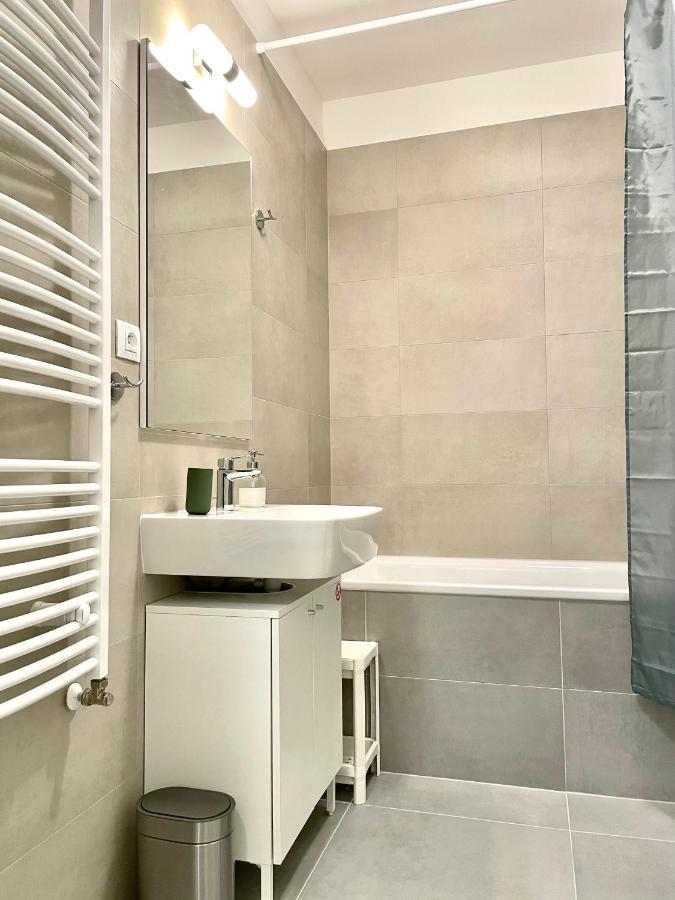 Arenas Apartment Братислава Екстериор снимка