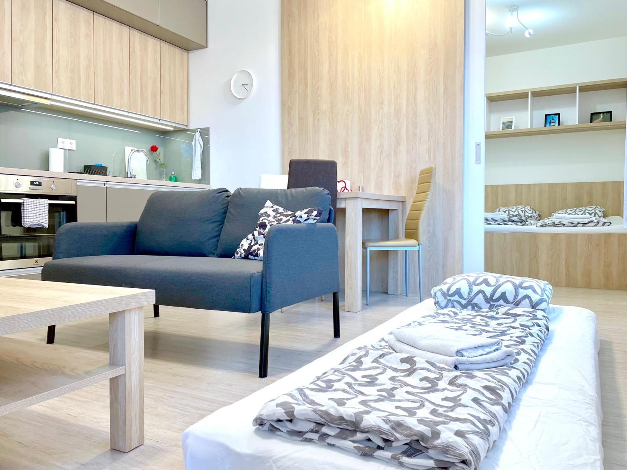 Arenas Apartment Братислава Екстериор снимка